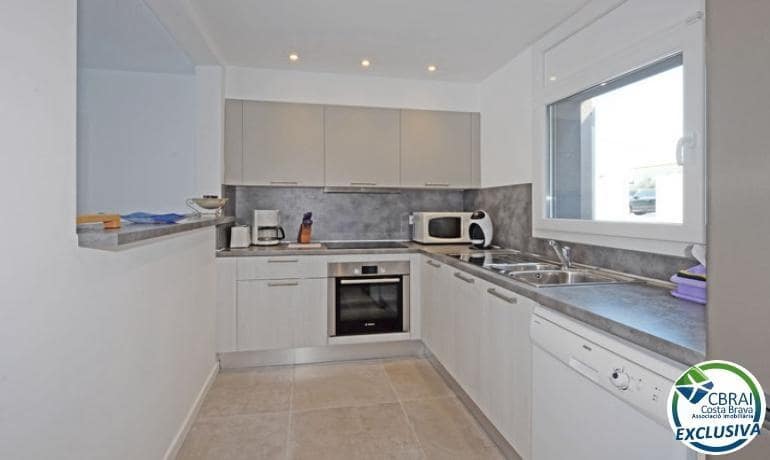 4 bedroom Villa for sale in Empuriabrava with pool garage - € 800,000 (Ref: 9973274)