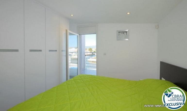 4 bedroom Villa for sale in Empuriabrava with pool garage - € 800,000 (Ref: 9973274)