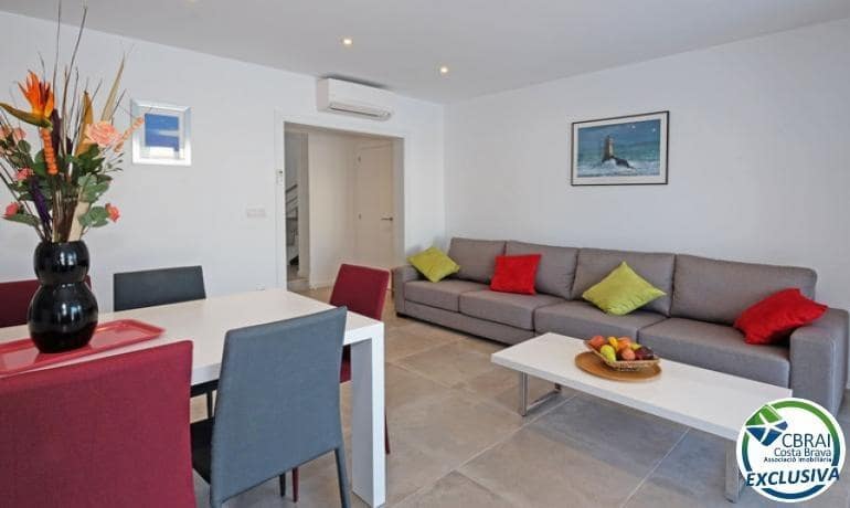 4 bedroom Villa for sale in Empuriabrava with pool garage - € 800,000 (Ref: 9973274)