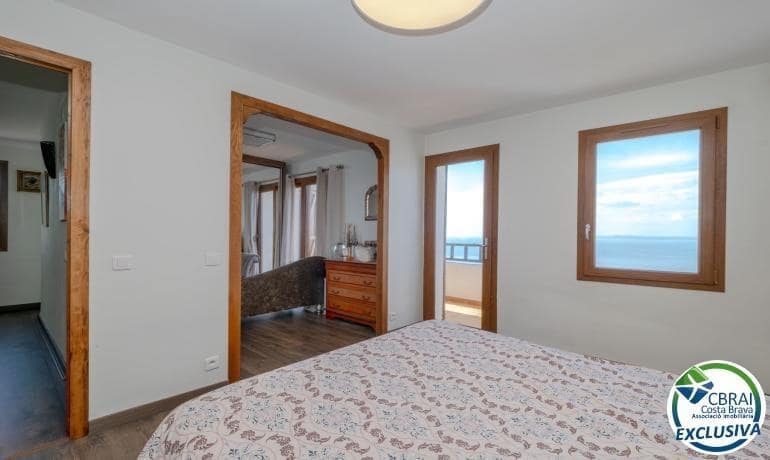 5 bedroom Villa for sale in Roses with garage - € 970,000 (Ref: 9973275)