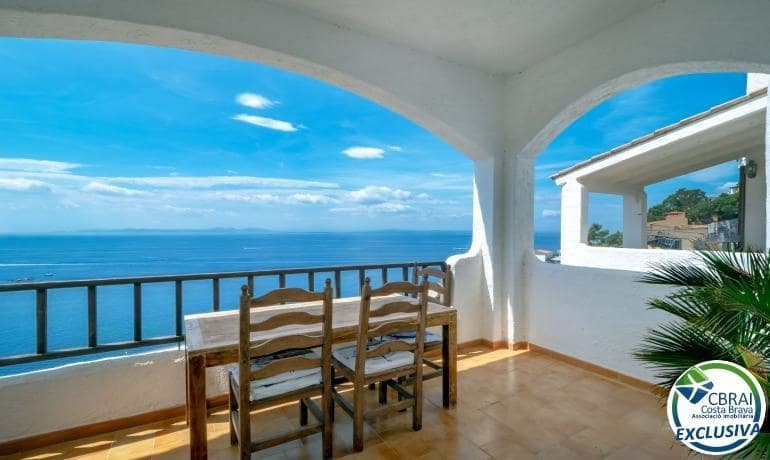 5 bedroom Villa for sale in Roses with garage - € 970,000 (Ref: 9973275)