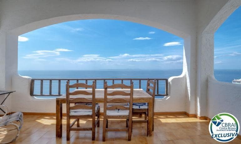 5 bedroom Villa for sale in Roses with garage - € 970,000 (Ref: 9973275)