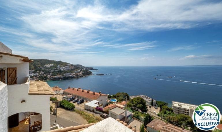 5 bedroom Villa for sale in Roses with garage - € 970,000 (Ref: 9973275)