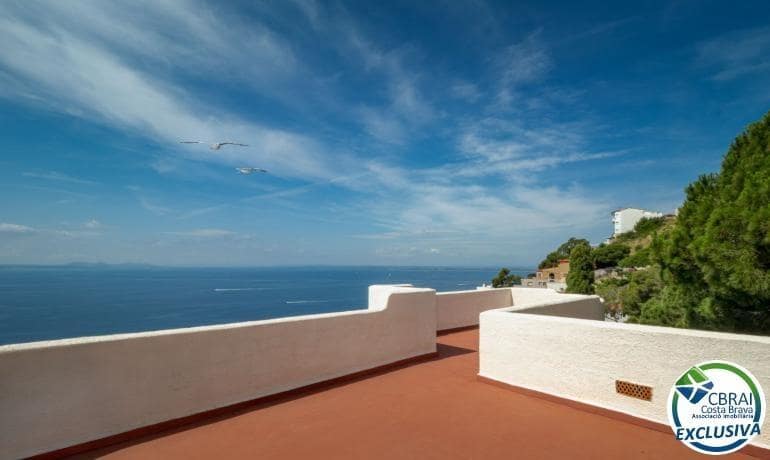 5 bedroom Villa for sale in Roses with garage - € 970,000 (Ref: 9973275)