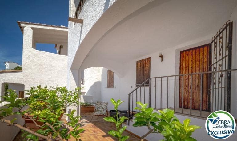 5 bedroom Villa for sale in Roses with garage - € 970,000 (Ref: 9973275)