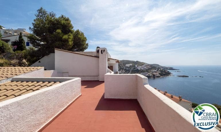 5 bedroom Villa for sale in Roses with garage - € 970,000 (Ref: 9973275)