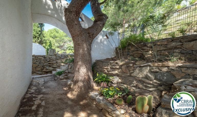 5 bedroom Villa for sale in Roses with garage - € 970,000 (Ref: 9973275)