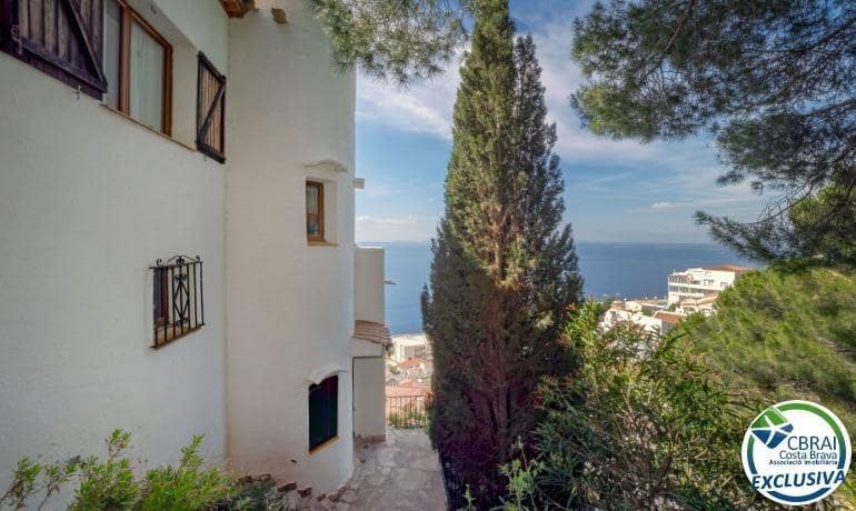 5 bedroom Villa for sale in Roses with garage - € 970,000 (Ref: 9973275)