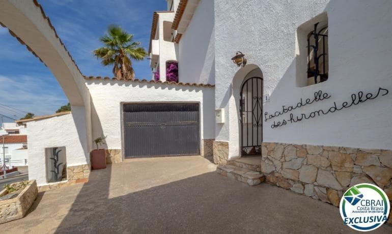 5 bedroom Villa for sale in Roses with garage - € 970,000 (Ref: 9973275)