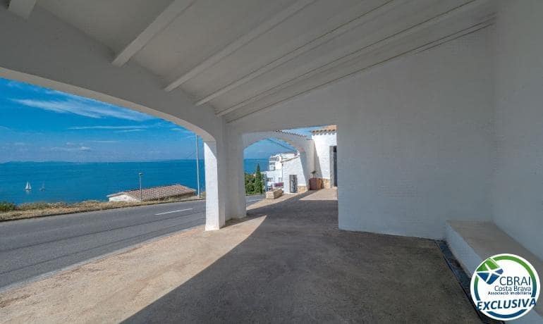 5 bedroom Villa for sale in Roses with garage - € 970,000 (Ref: 9973275)