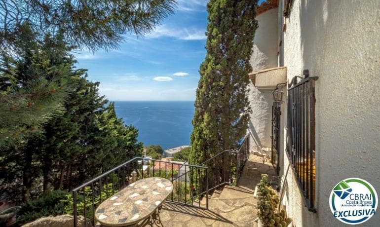 5 bedroom Villa for sale in Roses with garage - € 970,000 (Ref: 9973275)