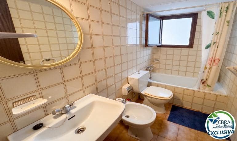 2 soverom Kjedet enebolig til salgs i Roses med garasje - € 178 000 (Ref: 9975365)