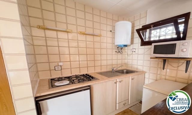 2 soverom Kjedet enebolig til salgs i Roses med garasje - € 178 000 (Ref: 9975365)