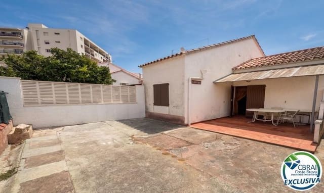 2 soverom Kjedet enebolig til salgs i Roses med garasje - € 178 000 (Ref: 9975365)