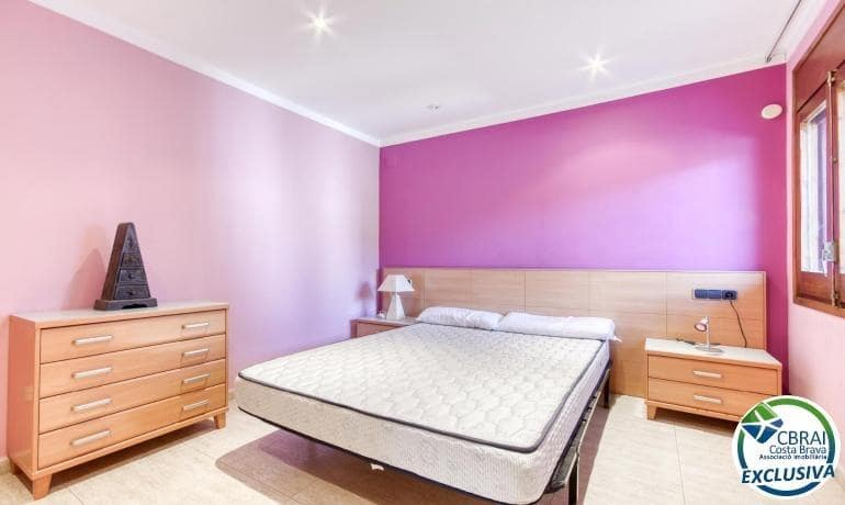 7 chambre Villa/Maison à vendre à Llanca avec garage - 990 000 € (Ref: 9977279)