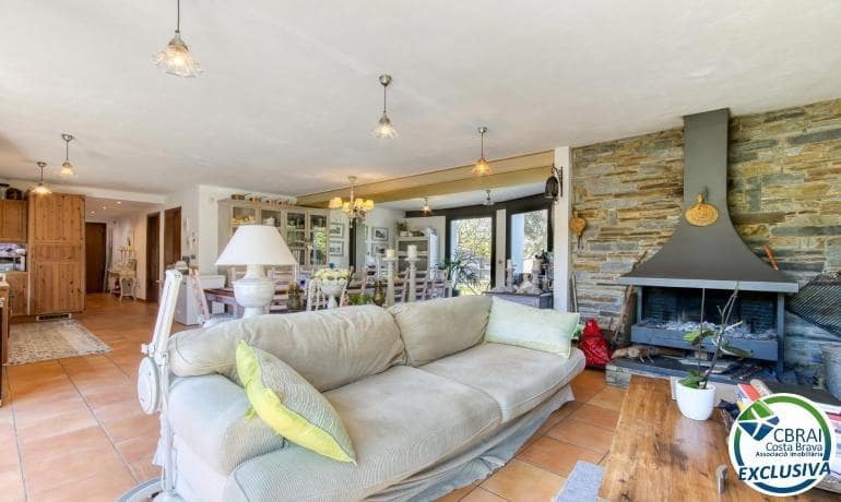 7 chambre Villa/Maison à vendre à Llanca avec garage - 990 000 € (Ref: 9977279)