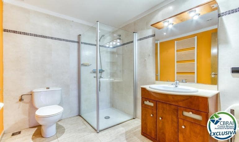 7 chambre Villa/Maison à vendre à Llanca avec garage - 990 000 € (Ref: 9977279)