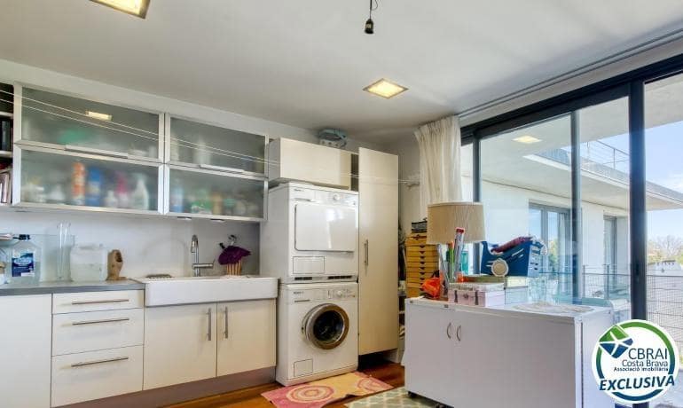 7 chambre Villa/Maison à vendre à Llanca avec garage - 990 000 € (Ref: 9977279)