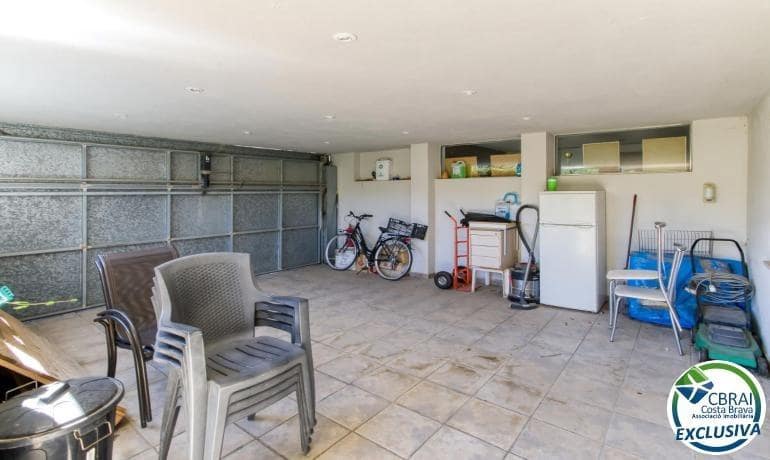 7 chambre Villa/Maison à vendre à Llanca avec garage - 990 000 € (Ref: 9977279)
