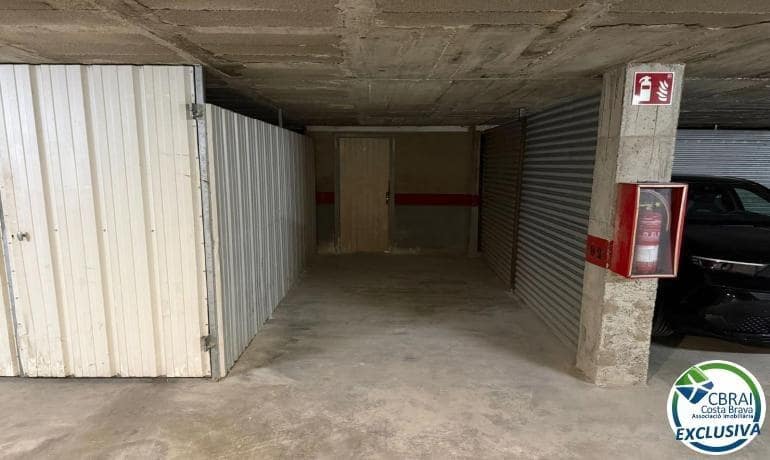 Garasje til salgs i Empuriabrava - € 24 000 (Ref: 9979783)