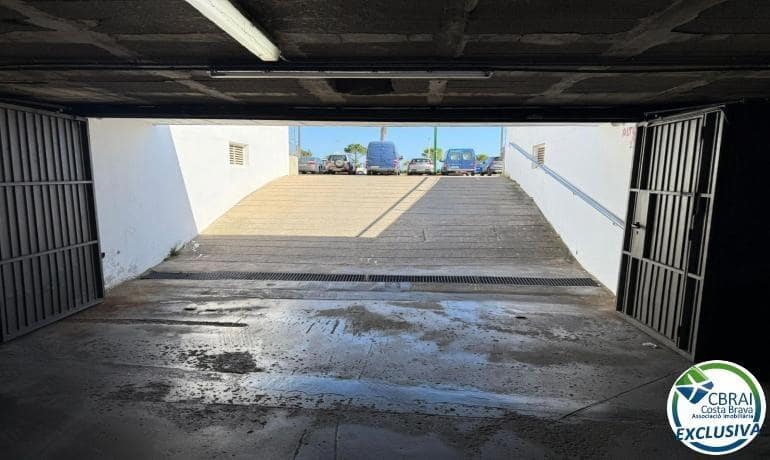 Garasje til salgs i Empuriabrava - € 24 000 (Ref: 9979783)