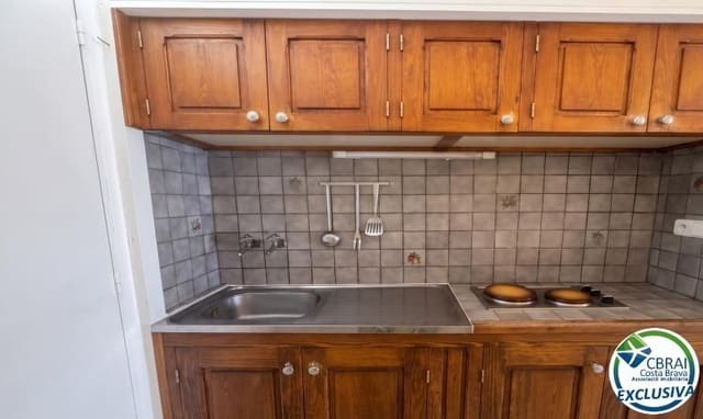 Studio for sale in Santa Margarida, Roses - € 105,000 (Ref: 9979784)