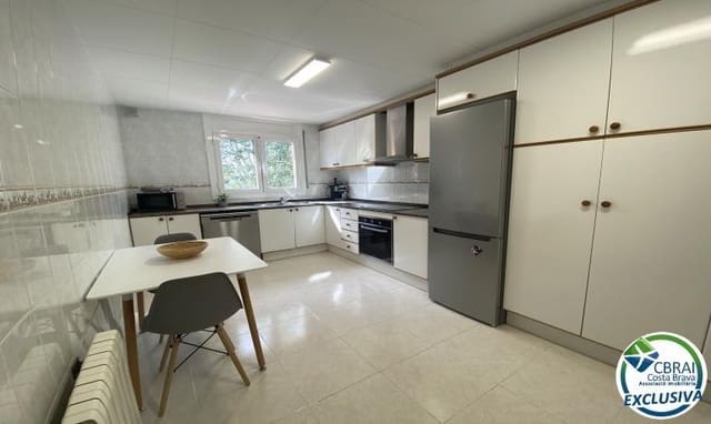 4 sovrum Hus till salu i Roses med garage - 390 000 € (Ref: 9982943)