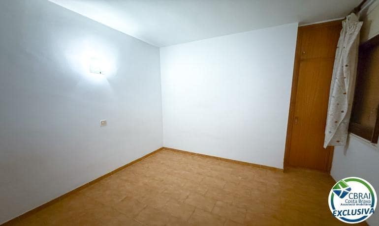 3 makuuhuone Huoneisto myytävänä paikassa Roses - 209 000 € (Ref: 9986833)