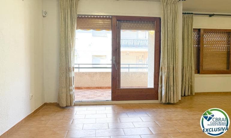 3 makuuhuone Huoneisto myytävänä paikassa Roses - 209 000 € (Ref: 9986833)
