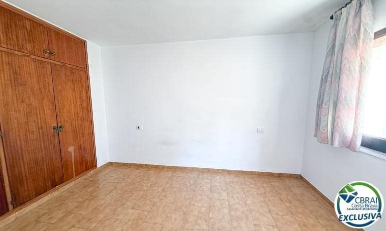 3 makuuhuone Huoneisto myytävänä paikassa Roses - 209 000 € (Ref: 9986833)
