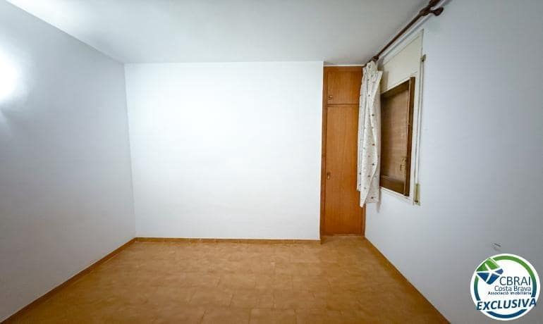 3 makuuhuone Huoneisto myytävänä paikassa Roses - 209 000 € (Ref: 9986833)
