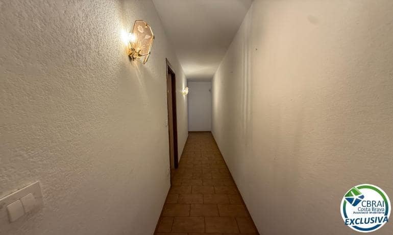 3 makuuhuone Huoneisto myytävänä paikassa Roses - 209 000 € (Ref: 9986833)