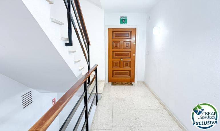 3 makuuhuone Huoneisto myytävänä paikassa Roses - 209 000 € (Ref: 9986833)