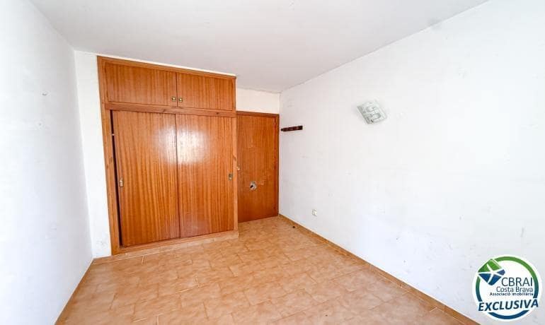 3 makuuhuone Huoneisto myytävänä paikassa Roses - 209 000 € (Ref: 9986833)