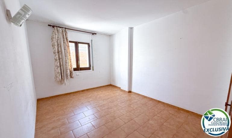 3 makuuhuone Huoneisto myytävänä paikassa Roses - 209 000 € (Ref: 9986833)