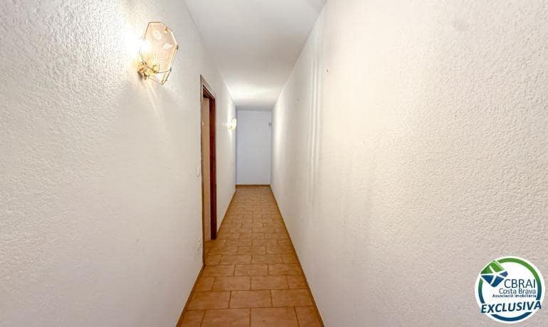3 makuuhuone Huoneisto myytävänä paikassa Roses - 209 000 € (Ref: 9986833)