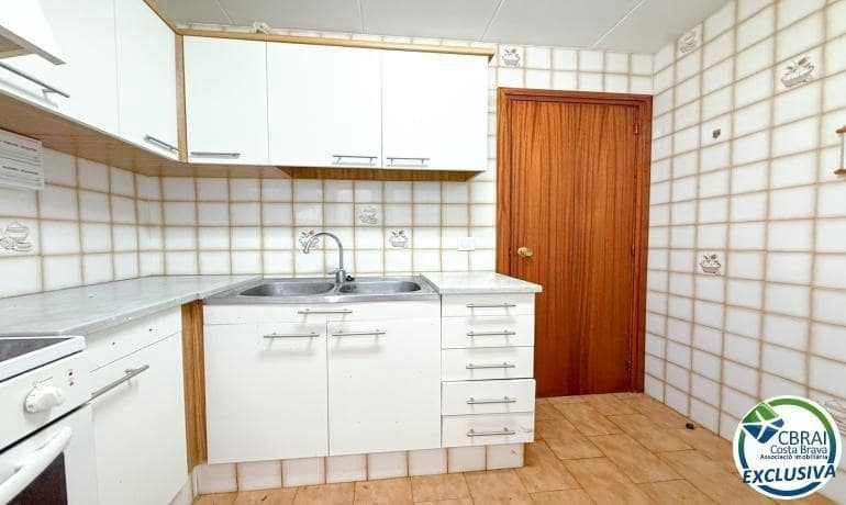 3 makuuhuone Huoneisto myytävänä paikassa Roses - 209 000 € (Ref: 9986833)