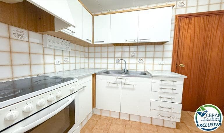3 makuuhuone Huoneisto myytävänä paikassa Roses - 209 000 € (Ref: 9986833)