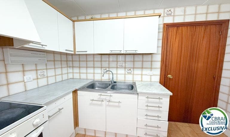 3 makuuhuone Huoneisto myytävänä paikassa Roses - 209 000 € (Ref: 9986833)