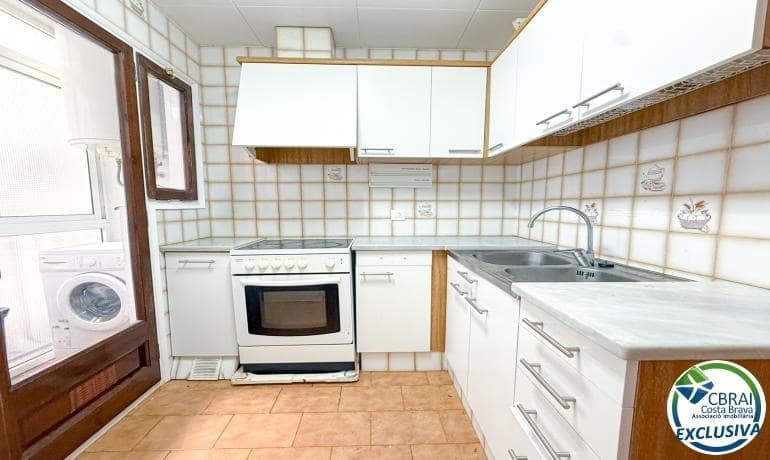 3 makuuhuone Huoneisto myytävänä paikassa Roses - 209 000 € (Ref: 9986833)