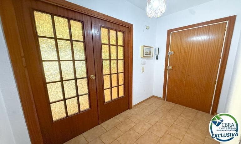 3 makuuhuone Huoneisto myytävänä paikassa Roses - 209 000 € (Ref: 9986833)