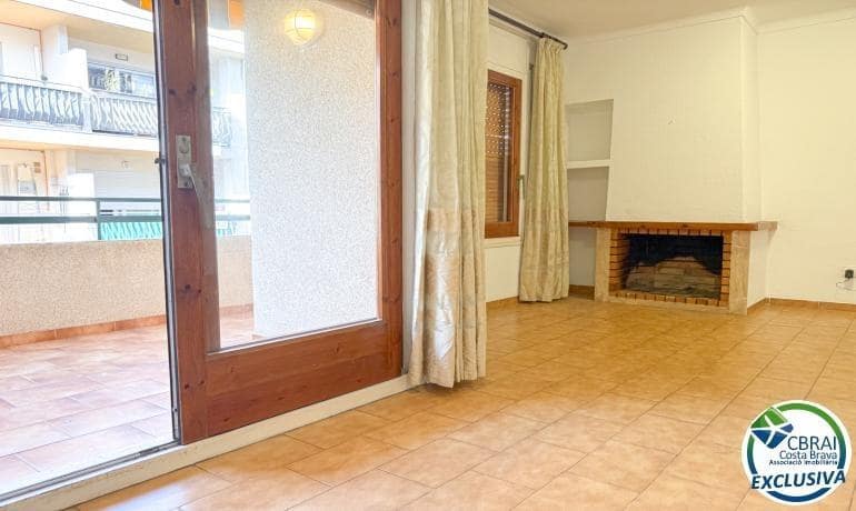 3 makuuhuone Huoneisto myytävänä paikassa Roses - 209 000 € (Ref: 9986833)