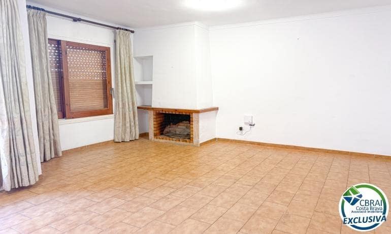 3 makuuhuone Huoneisto myytävänä paikassa Roses - 209 000 € (Ref: 9986833)