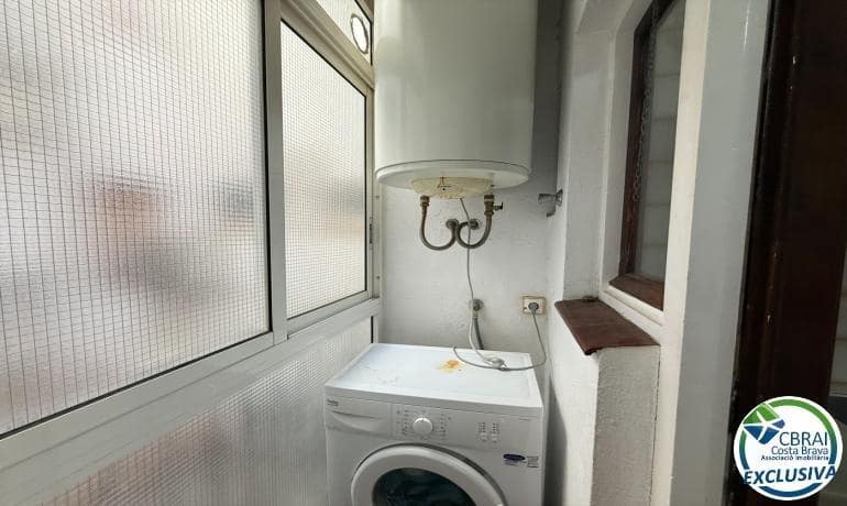 3 makuuhuone Huoneisto myytävänä paikassa Roses - 209 000 € (Ref: 9986833)