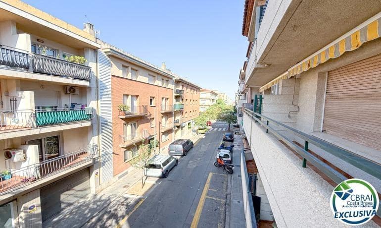 3 makuuhuone Huoneisto myytävänä paikassa Roses - 209 000 € (Ref: 9986833)