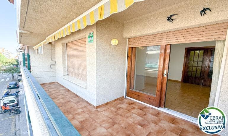 3 makuuhuone Huoneisto myytävänä paikassa Roses - 209 000 € (Ref: 9986833)