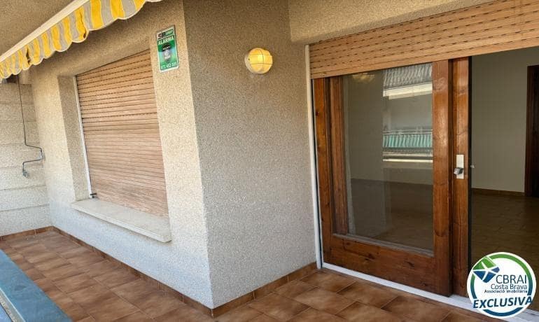 3 makuuhuone Huoneisto myytävänä paikassa Roses - 209 000 € (Ref: 9986833)