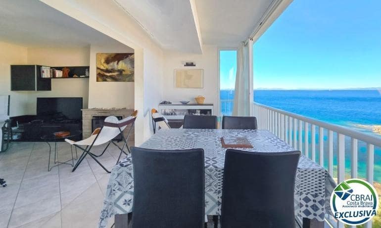Apartamento de 2 habitaciones en Roses en venta con piscina garaje - 270.000 € (Ref: 9990690)