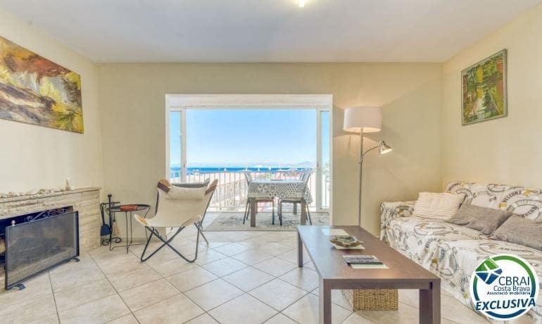 Apartamento de 2 habitaciones en Roses en venta con piscina garaje - 270.000 € (Ref: 9990690)