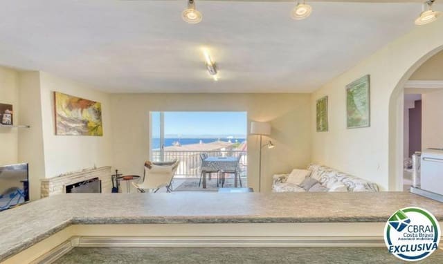 Apartamento de 2 habitaciones en Roses en venta con piscina garaje - 270.000 € (Ref: 9990690)